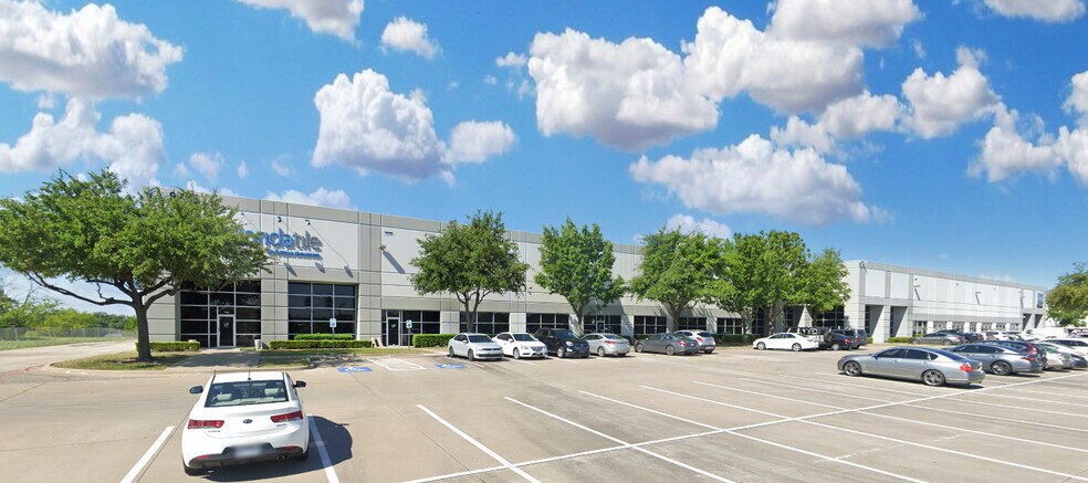 9755 Clifford Dr, Dallas, TX à louer - Photo principale – Image 1 sur 6