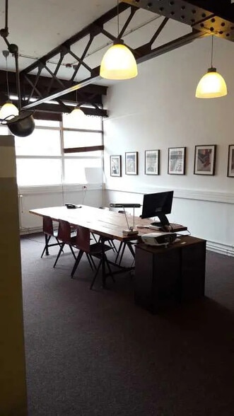37-41 Rue Du Moulin Des Bruyères, Courbevoie à vendre - Photo de l’immeuble – Image 2 sur 7