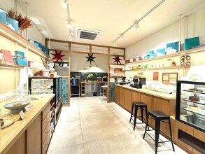 Local commercial dans Badalona, Barcelona à louer Photo intérieure– Image 2 sur 8