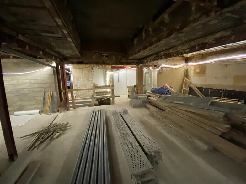 Local commercial dans Paris à louer - Photo de la construction – Image 2 sur 5