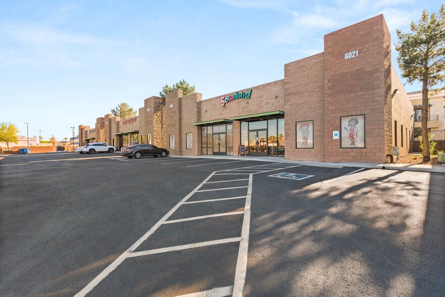 6021 S Rainbow Blvd, Las Vegas, NV à vendre - Photo de l’immeuble – Image 3 sur 67