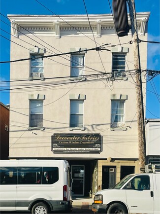 Plus de détails pour 11 W Front St, Keyport, NJ - Local commercial à louer