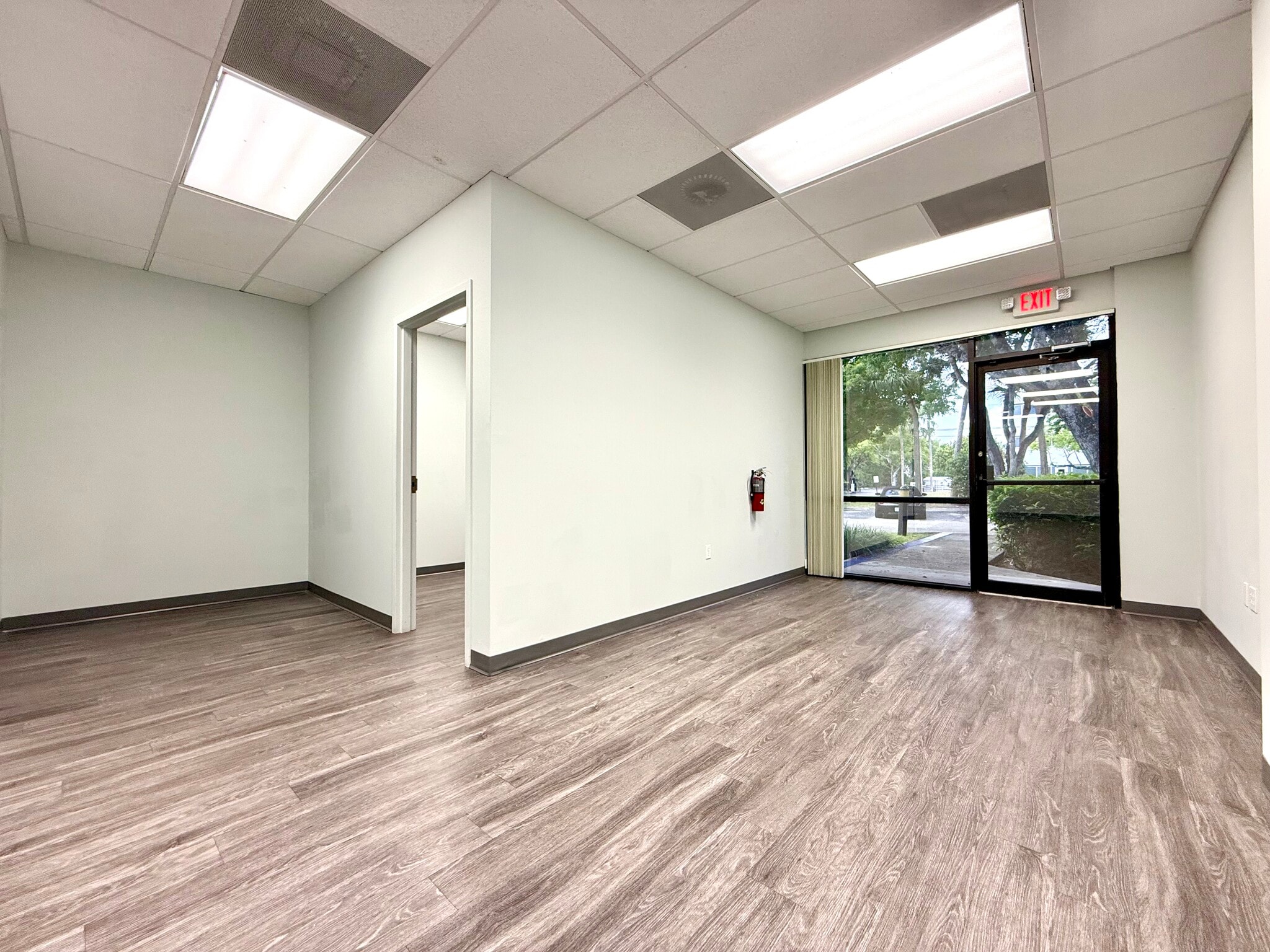 5410-5430 NW 33rd Ave, Fort Lauderdale, FL à louer Photo de l’immeuble– Image 1 sur 18