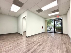 5410-5430 NW 33rd Ave, Fort Lauderdale, FL à louer Photo de l’immeuble– Image 1 sur 18