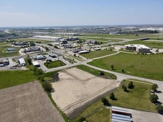 Plus de détails pour 242 Adventureland Dr NE, Altoona, IA - Terrain à vendre