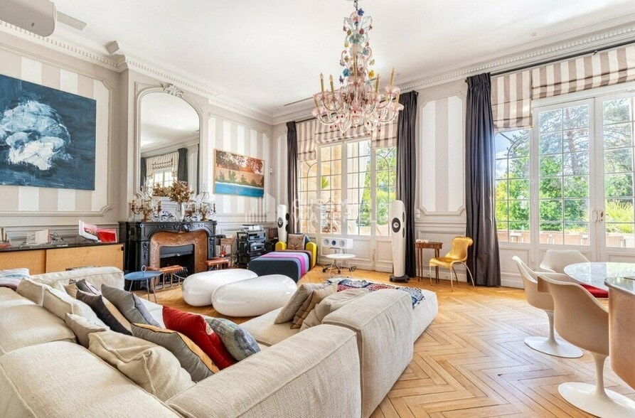 Bureau dans Bordeaux à vendre - Photo de l’immeuble – Image 3 sur 12