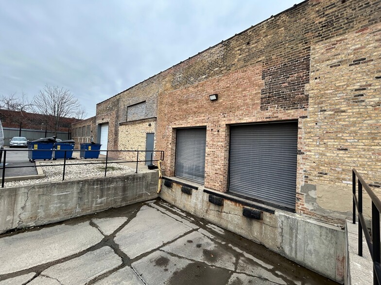 627 N Albany Ave, Chicago, IL à louer - Photo de l’immeuble – Image 2 sur 34