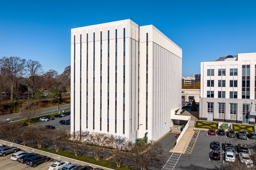 5950 fairview Rd, Charlotte, NC à louer - Photo principale – Image 2 sur 25