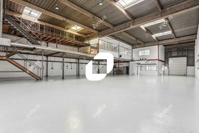 Bureau dans Aubervilliers à louer - Photo de l’immeuble – Image 1 sur 12