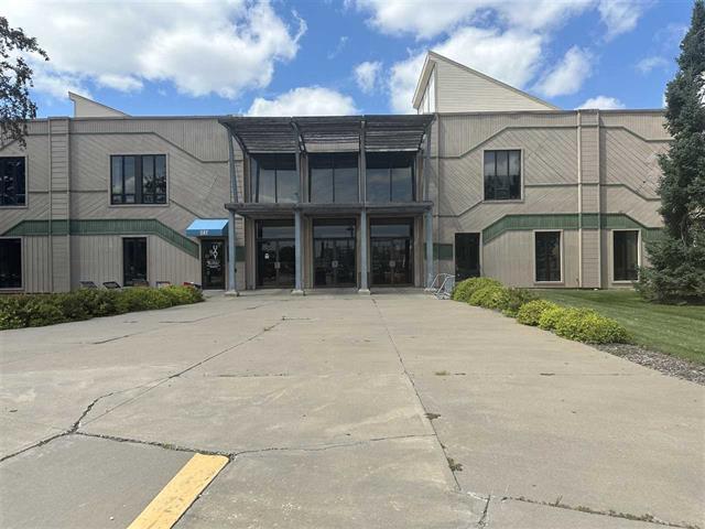 1700 S 1st Ave, Iowa City, IA à louer - Photo de l’immeuble – Image 2 sur 2