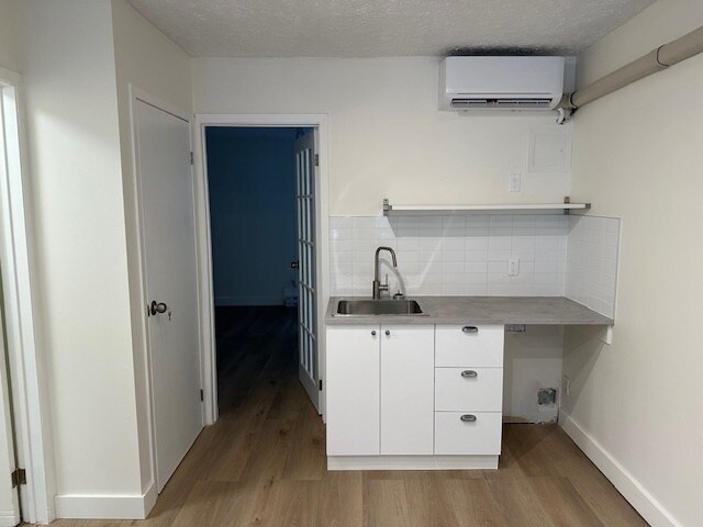 729 Bloor St W, Toronto, ON à vendre - Photo de l’immeuble – Image 3 sur 5