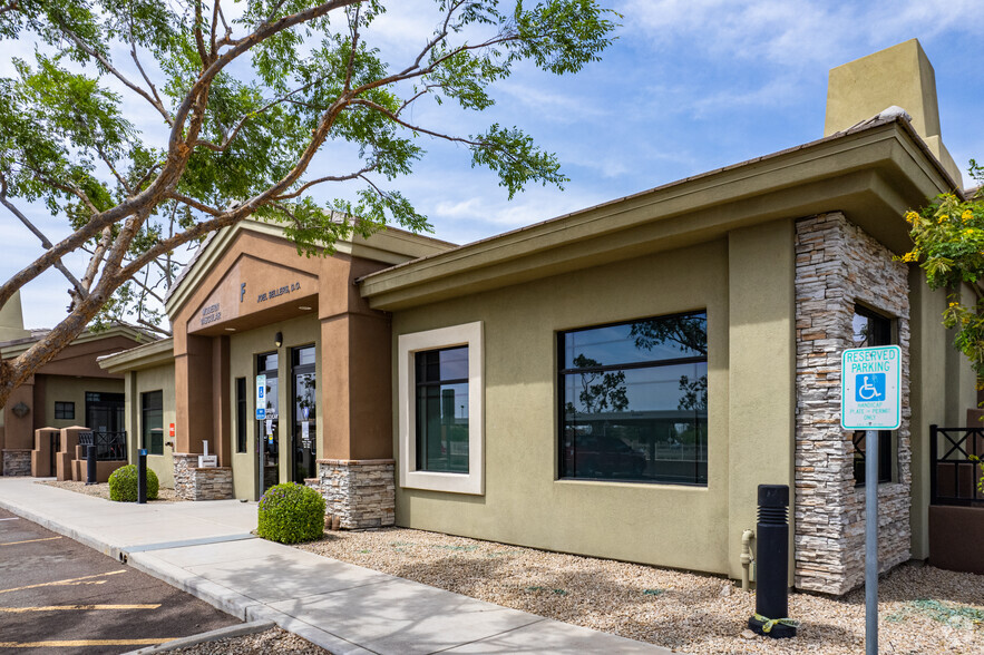 11851 N 51st Ave, Glendale, AZ à vendre - Photo de l’immeuble – Image 2 sur 10