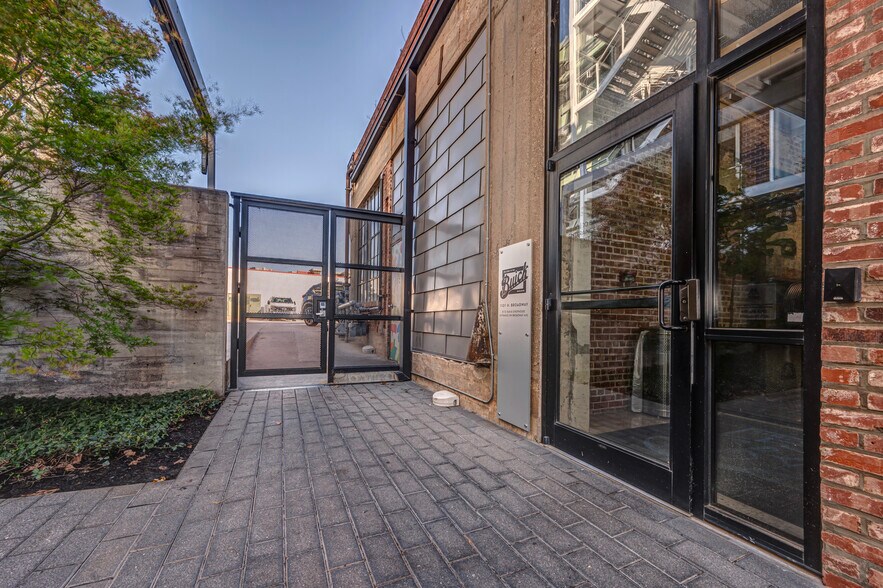 1101 N Broadway Ave, Oklahoma City, OK à louer - Photo de l’immeuble – Image 2 sur 25