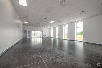 500 Halls Mill Rd, Freehold, NJ à louer Photo intérieure– Image 1 sur 14
