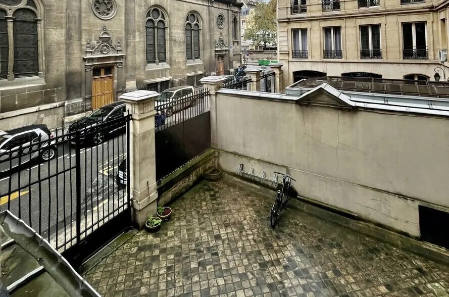 5 Rue Blanche, Paris à vendre - Photo de l’immeuble – Image 3 sur 9