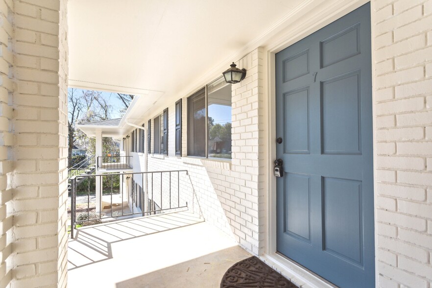 144 Jackson St, Newnan, GA à vendre - Photo de l’immeuble – Image 2 sur 6