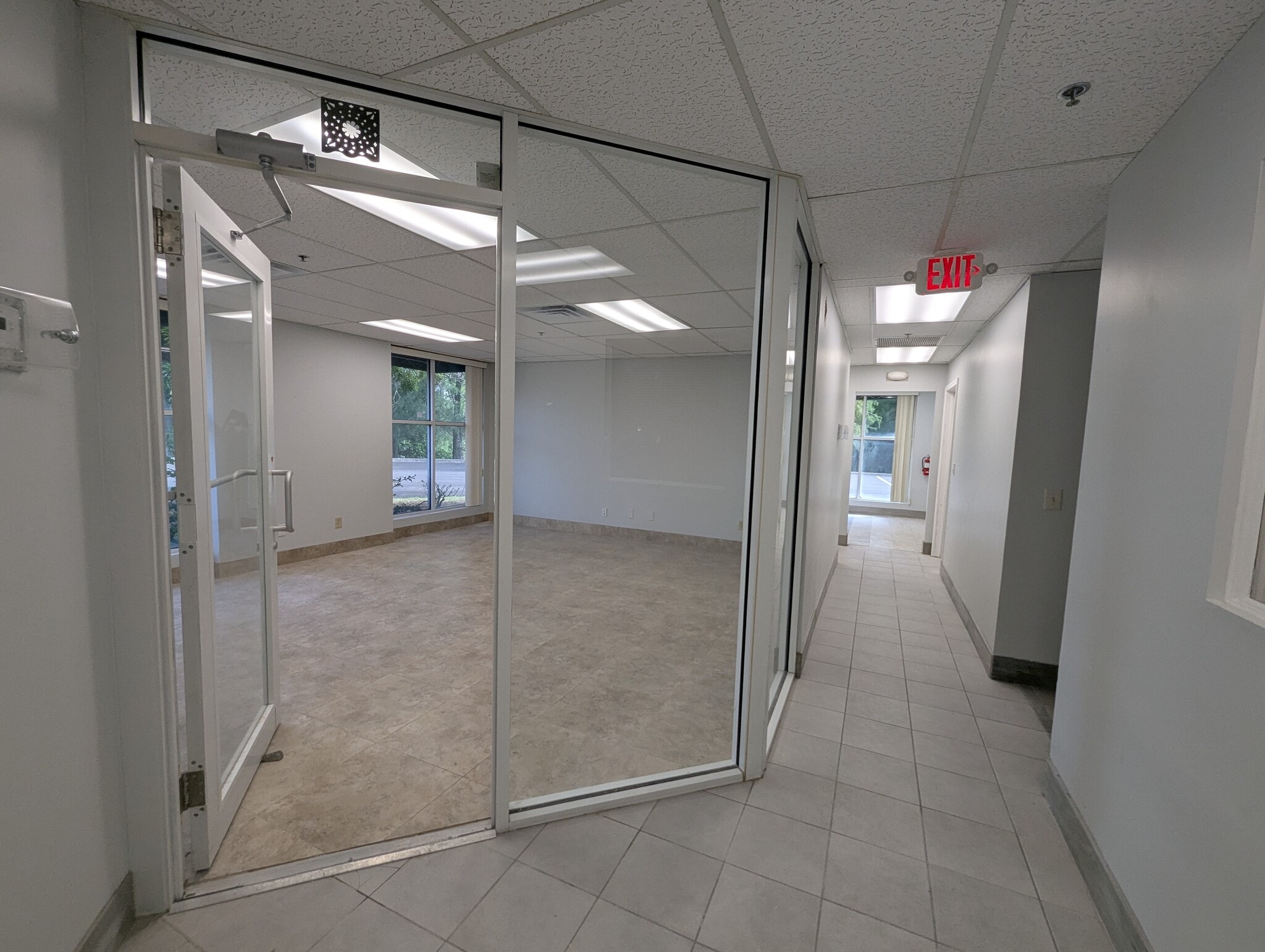 701 NW Federal Hwy, Stuart, FL à louer Photo intérieure– Image 1 sur 24