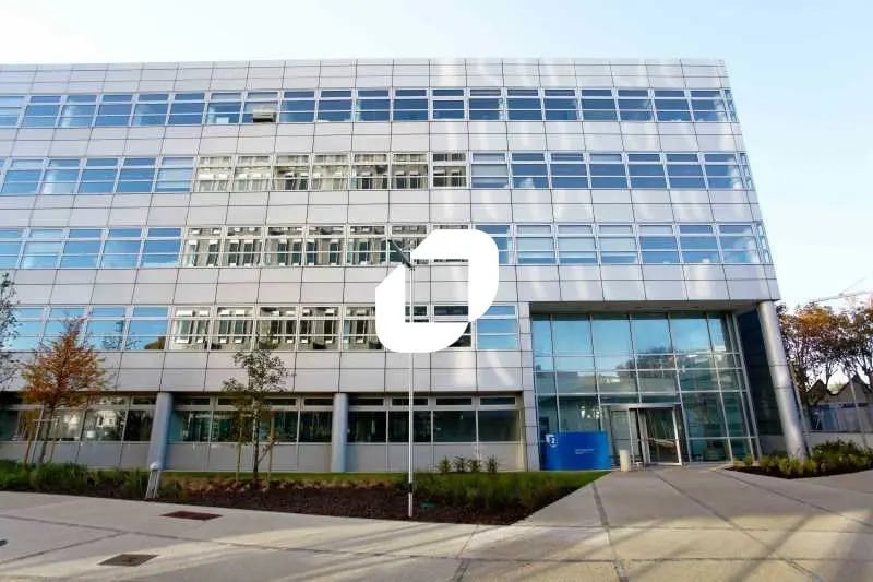 39-53 Boulevard Ornano, Saint-Denis à louer - Photo de l’immeuble – Image 3 sur 19