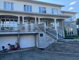 Plus de détails pour 950-956A Ch Du Bord-De-L'eau, Laval, QC - Logement à vendre