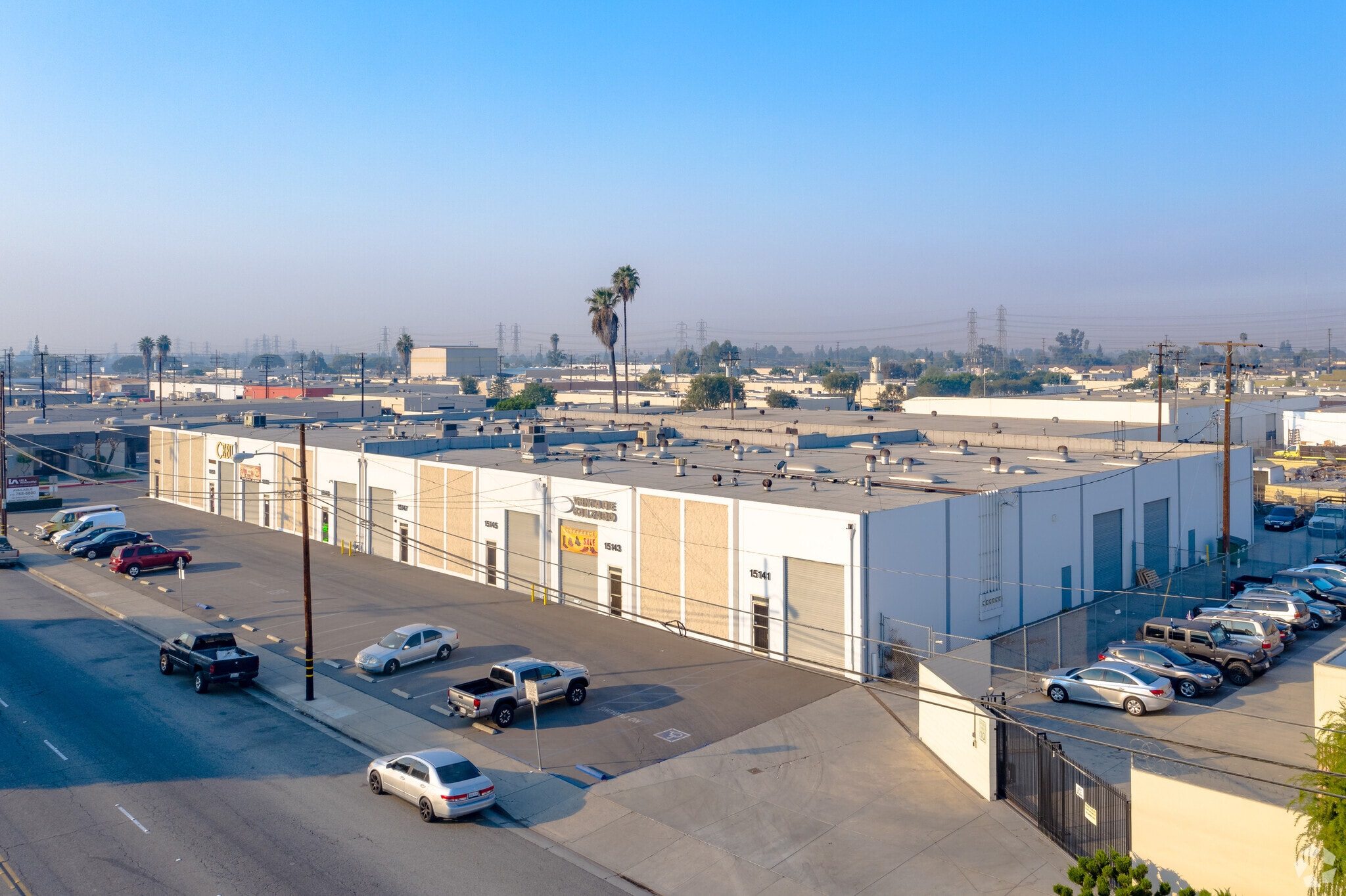 7341-7355 Adams St, Paramount, CA à louer Photo principale– Image 1 sur 10