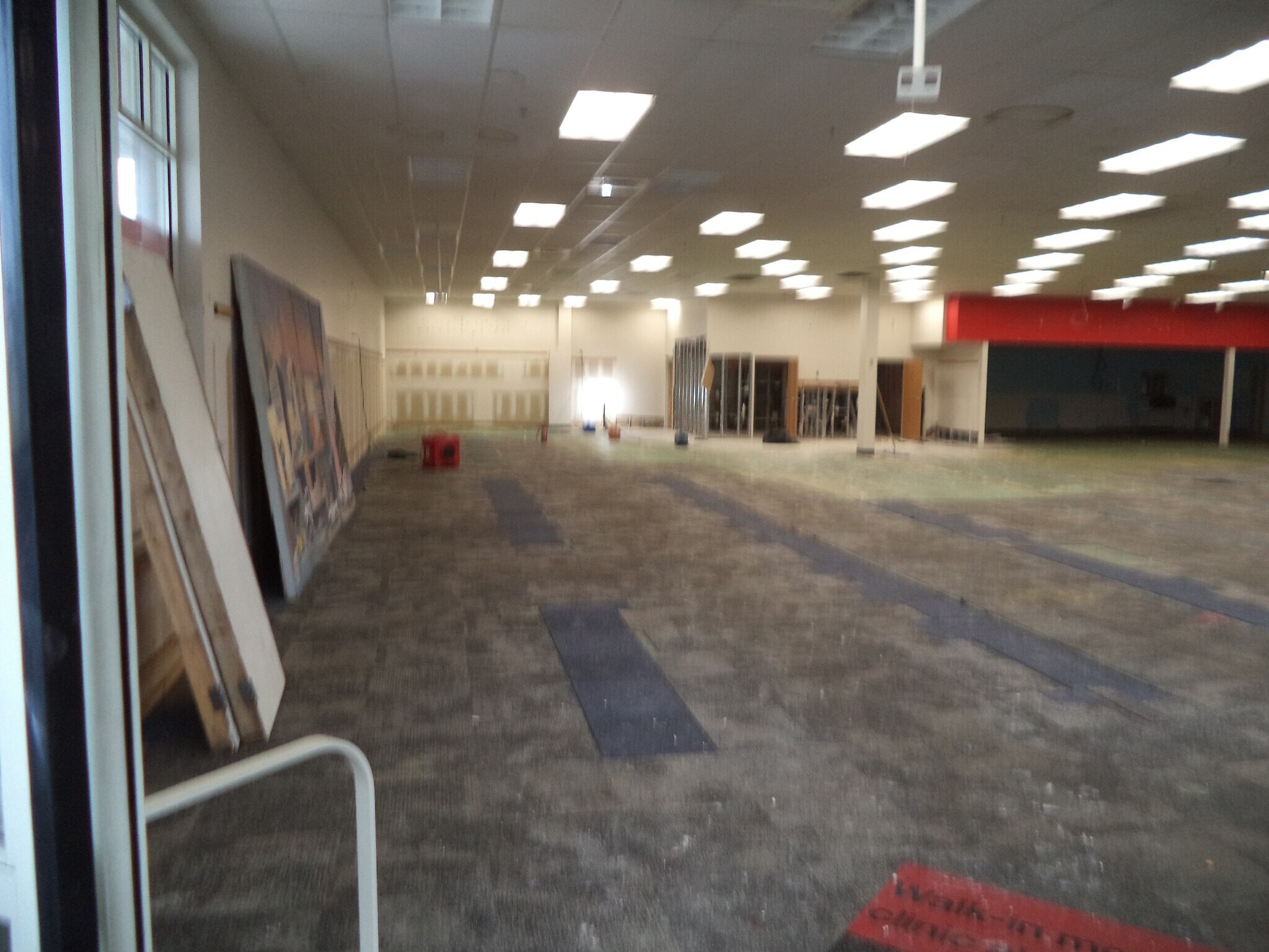 271 Mammoth Rd, Manchester, NH à louer Photo intérieure– Image 1 sur 14