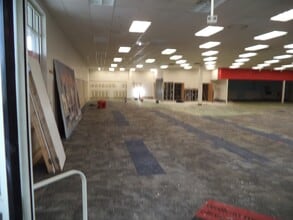 271 Mammoth Rd, Manchester, NH à louer Photo intérieure– Image 1 sur 14