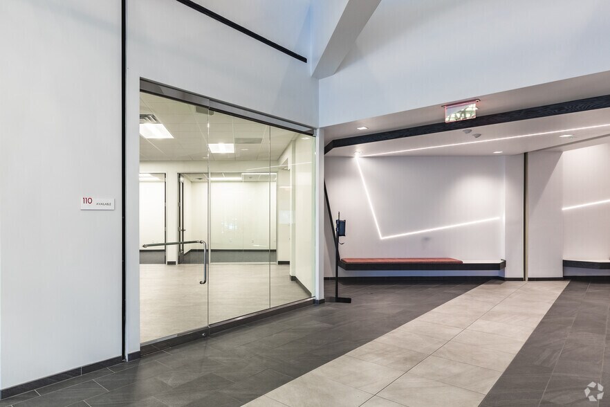 5675 Ruffin Rd, San Diego, CA à louer - Photo intérieure – Image 3 sur 58
