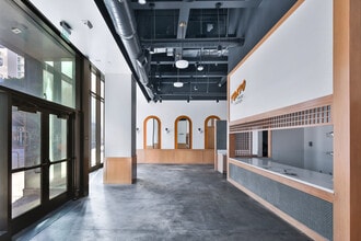 801 S Olive St, Los Angeles, CA à louer Photo intérieure– Image 2 sur 10