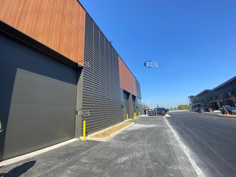 Local d’activités dans Coupvray à louer - Photo de l’immeuble – Image 3 sur 5