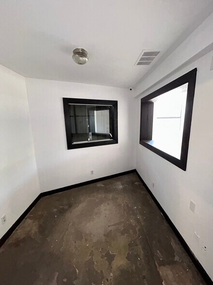 4136 Keller Hicks Rd, Fort Worth, TX à louer - Photo de l’immeuble – Image 3 sur 10