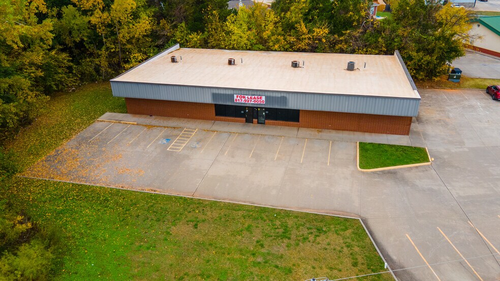 720 N Main St, Noble, OK à louer - Photo de l’immeuble – Image 1 sur 9
