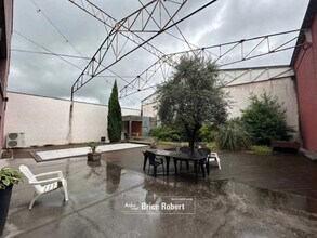 Local d'activités dans Décines-Charpieu à vendre Photo intérieure– Image 2 sur 6