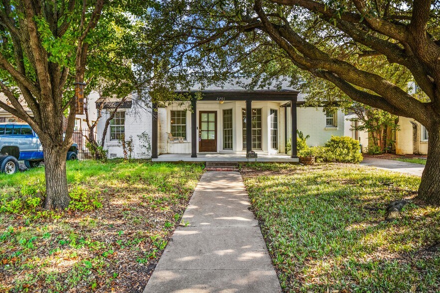2701 Benbrook Blvd, Fort Worth, TX à vendre - Photo principale – Image 1 sur 12