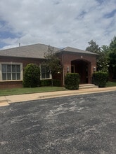 7005 N Robinson Ave, Oklahoma City, OK à louer Photo de l’immeuble– Image 1 sur 14