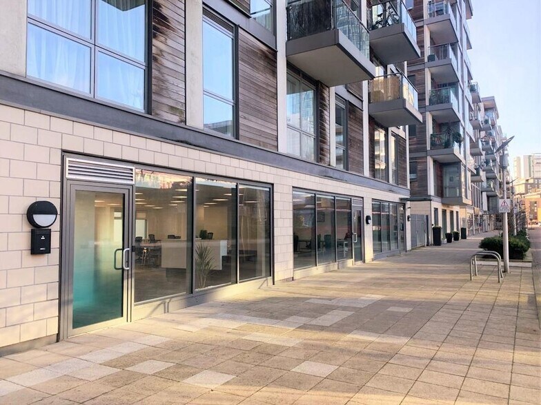Ealing Rd, Brentford à vendre - Photo de l’immeuble – Image 1 sur 12