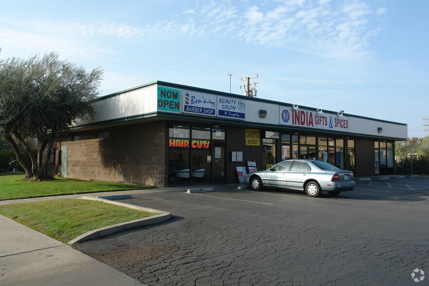 1737 W Caldwell Ave, Visalia, CA à louer - Photo de l’immeuble – Image 3 sur 19