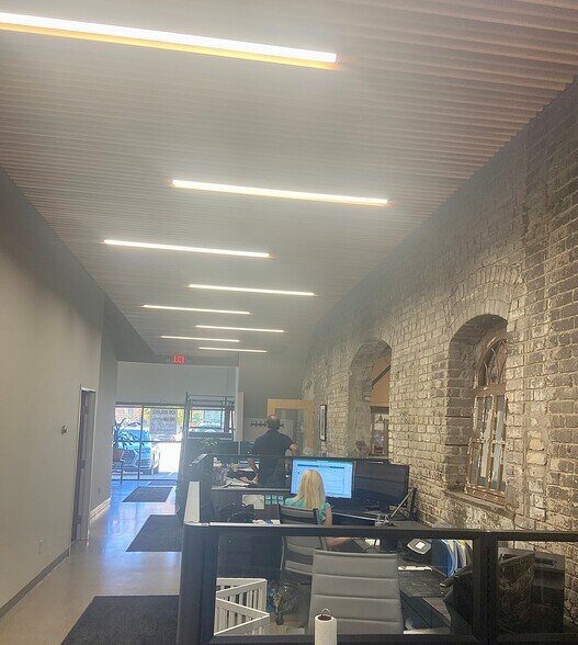 2334 University Ave W, Saint Paul, MN à louer - Photo de l’immeuble – Image 3 sur 7