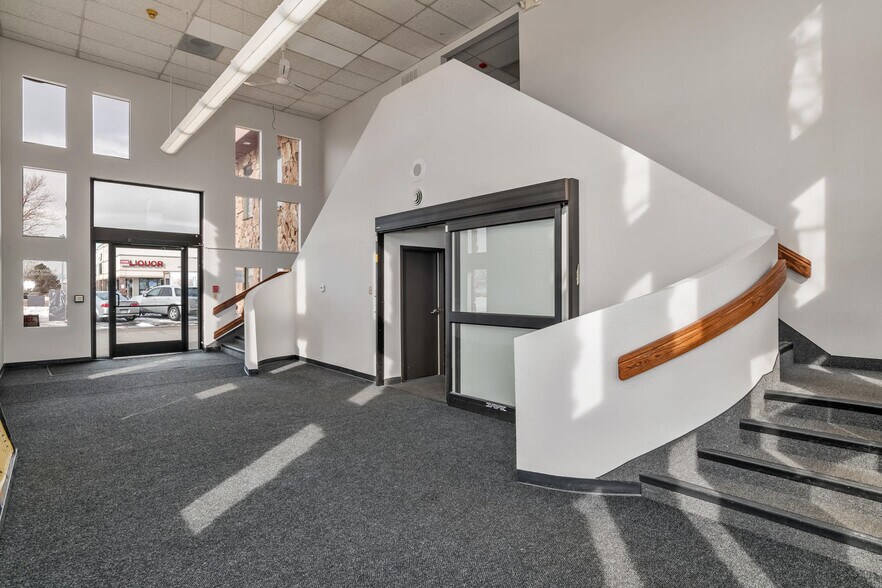 11111 E Mississippi Ave, Aurora, CO à louer - Hall d’entrée – Image 2 sur 6
