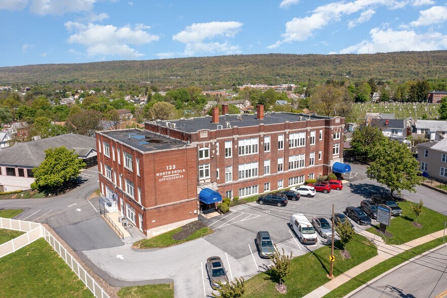 125 N Enola Dr, Enola, PA à louer - Photo de l’immeuble – Image 2 sur 6
