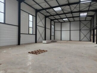 Plus de détails pour Local d'activités à louer