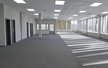 99 Murray Hill Pky, East Rutherford, NJ à louer Photo intérieure– Image 1 sur 4