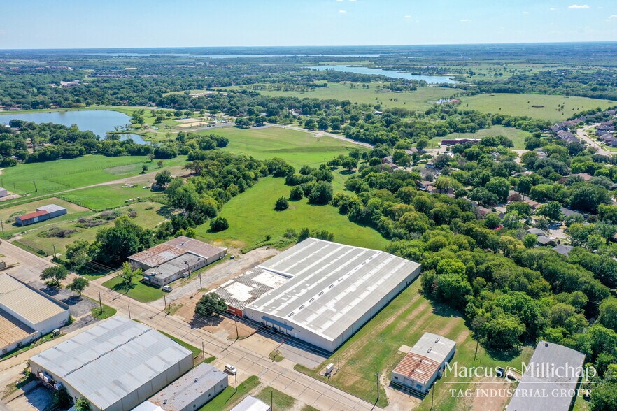 2407 N Preston St, Ennis, TX à vendre - Photo de l’immeuble – Image 3 sur 8