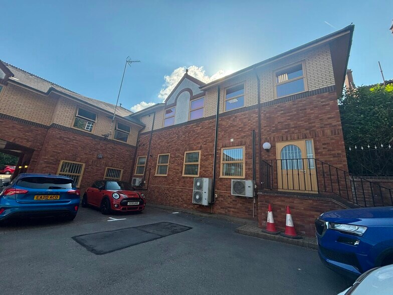 38 Lichfield Rd, Sutton Coldfield à louer - Photo de l’immeuble – Image 2 sur 36