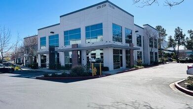 2720-2734 Bayview Dr, Fremont, CA à louer Photo de l’immeuble– Image 2 sur 8