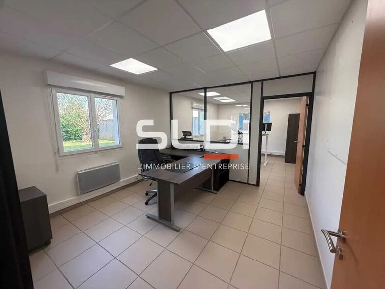 Bureau dans Toussieu à louer - Photo de l’immeuble – Image 2 sur 7