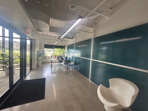 1650 Research Dr, Troy, MI à louer Photo de l’immeuble– Image 1 sur 9