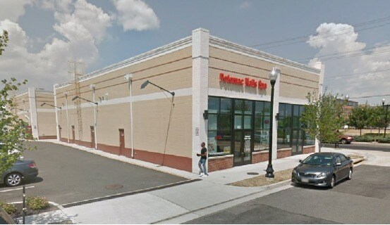 2700-2732 Richmond Hwy, Alexandria, VA à louer - Photo de l’immeuble – Image 3 sur 4