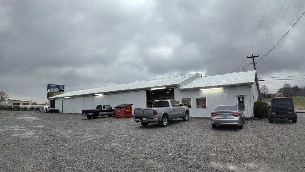 2010 Edmonton Rd, Tompkinsville, KY à vendre - Photo de l’immeuble – Image 3 sur 12
