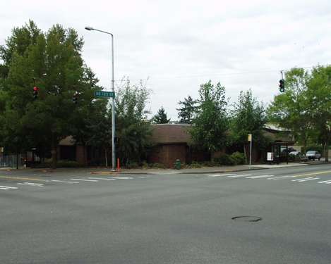 3327 NE 125th Ave, Seattle, WA à louer - Photo de l’immeuble – Image 3 sur 15