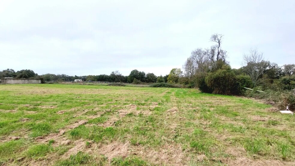 Terrain dans Archigny à vendre - Photo de l’immeuble – Image 2 sur 3